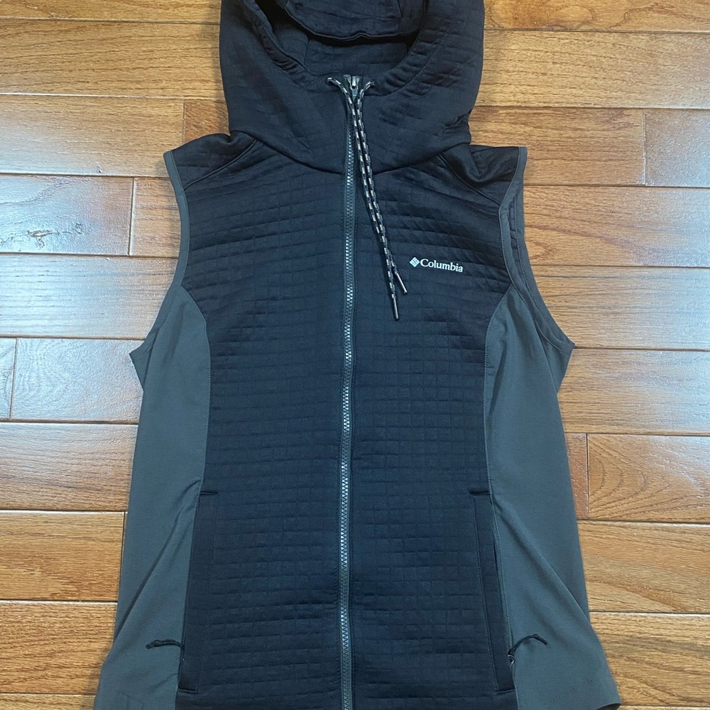 Columbia Black and Gray Hooded Vest